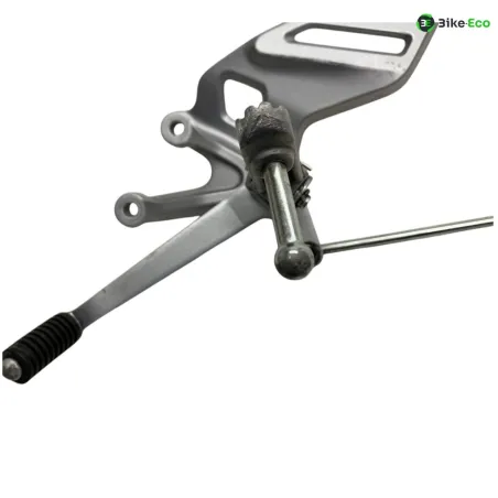 Platine avant gauche YAMAHA YZF 125 R 2025-2026