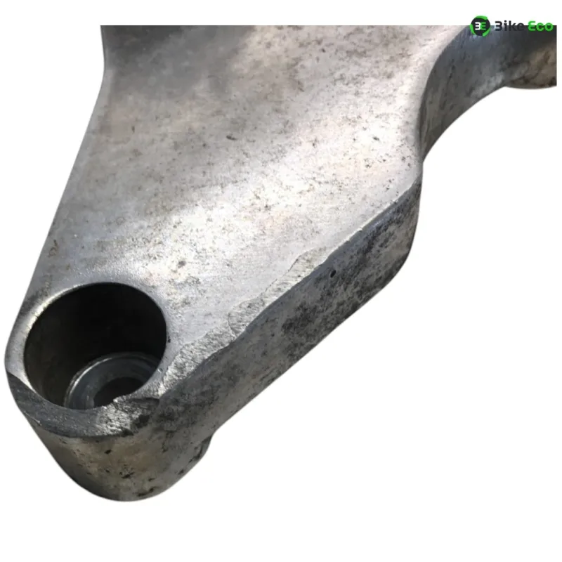 Platine avant droite HONDA MVX 250 F 1983-1984