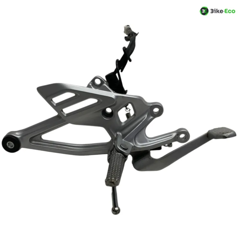 Platine avant droite YAMAHA YZF 125 R 2025-2026