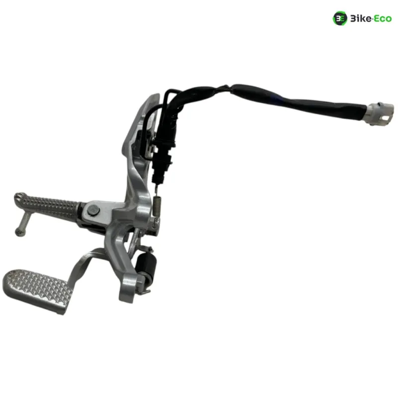 Platine avant droite YAMAHA YZF 125 R 2025-2026
