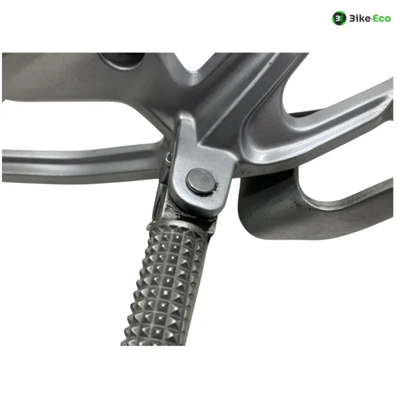 Platine avant droite YAMAHA YZF 125 R 2025-2026