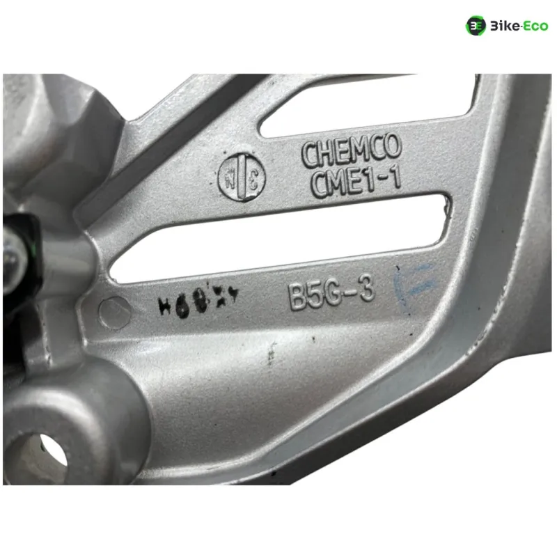 Platine avant droite YAMAHA YZF 125 R 2025-2026