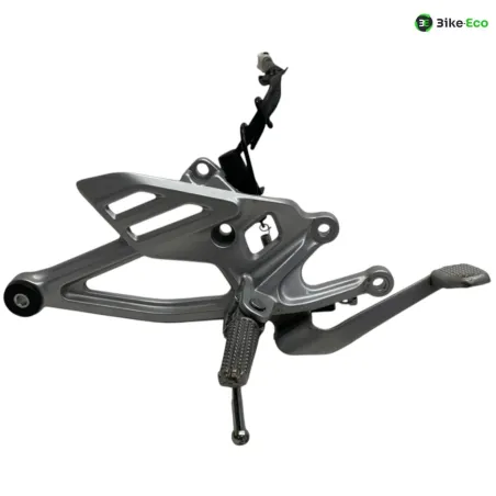 Platine avant droite YAMAHA YZF 125 R 2025-2026