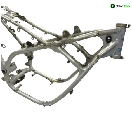 Cadre avec carte grise HONDA MVX 250 F 1983-1984