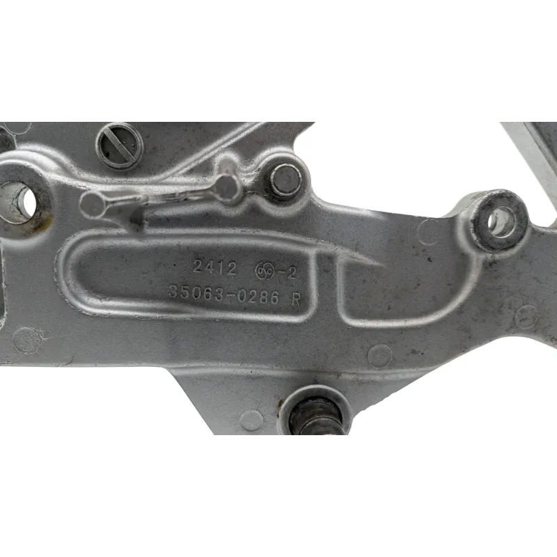 Platine avant droite KAWASAKI ER6 650 N 2005 - 2008