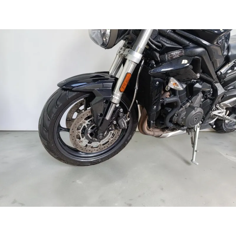 TRIUMPH STREET TRIPLE S 660