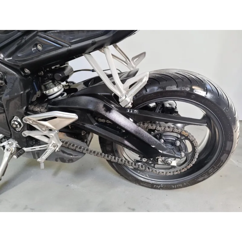 TRIUMPH STREET TRIPLE S 660