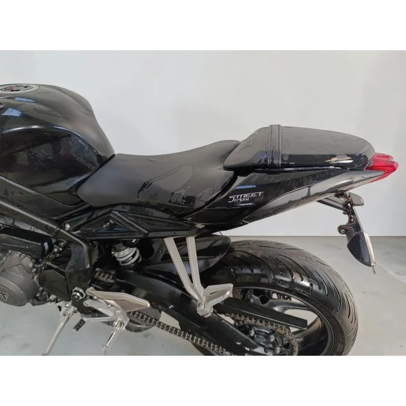 TRIUMPH STREET TRIPLE S 660
