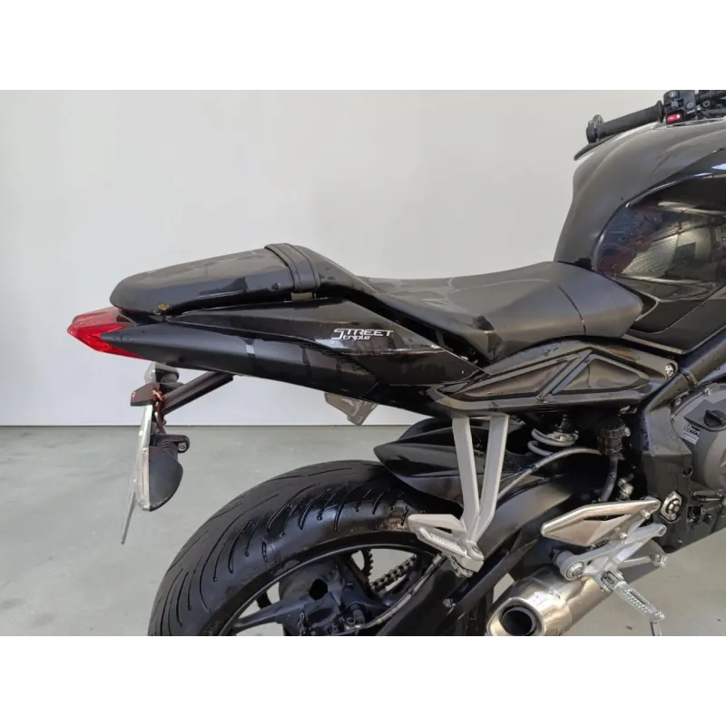 TRIUMPH STREET TRIPLE S 660