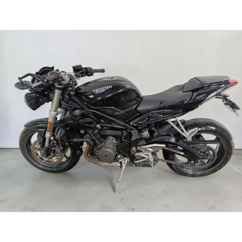 TRIUMPH STREET TRIPLE S 660