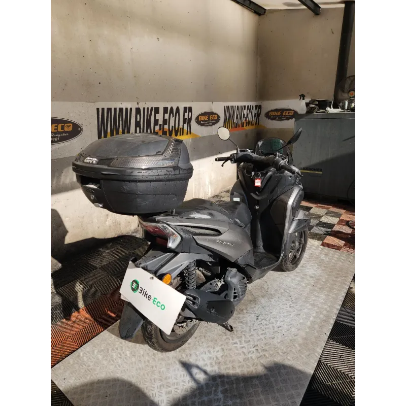 YAMAHA MW 125 TRITY
