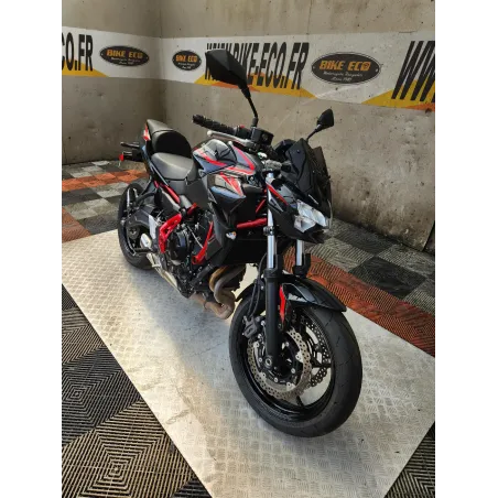 KAWASAKI Z 650 .
