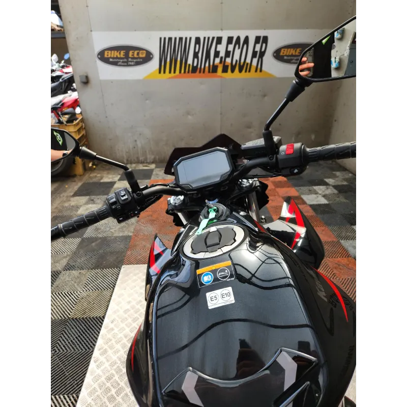 KAWASAKI Z 650 .