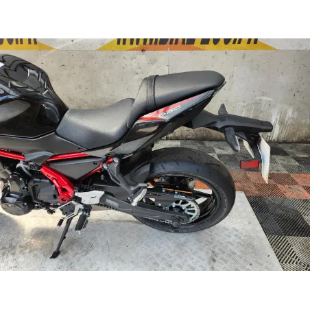 KAWASAKI Z 650 .