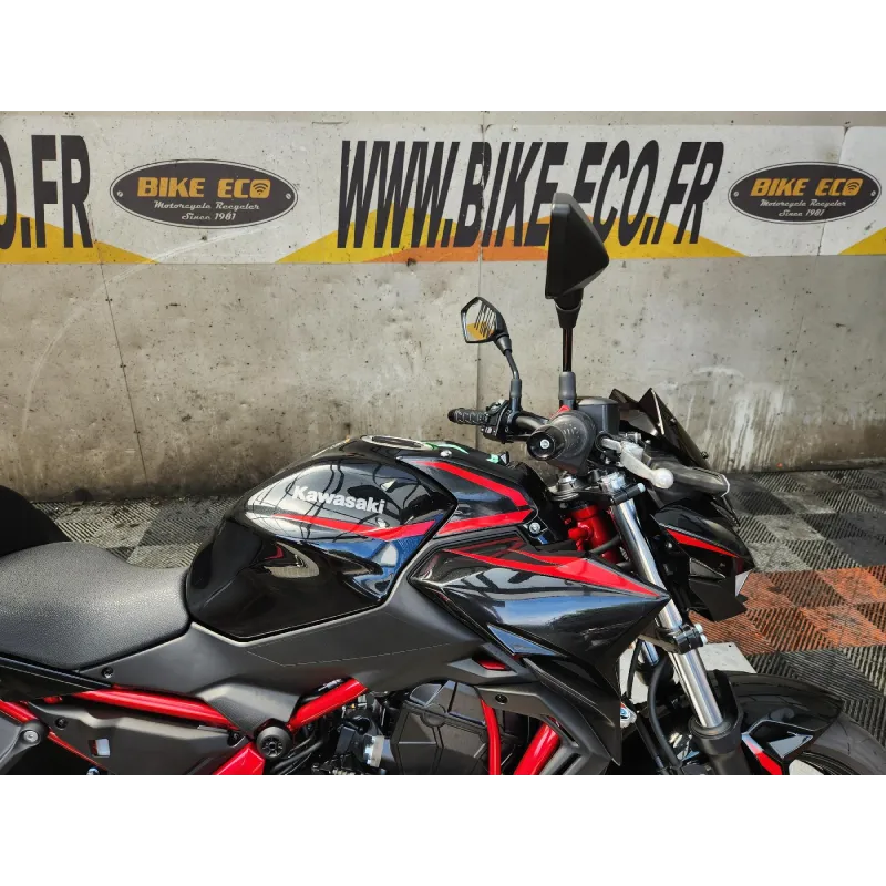KAWASAKI Z 650 .