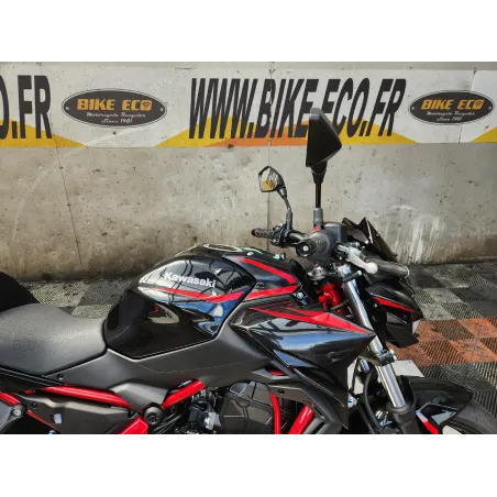 KAWASAKI Z 650 .