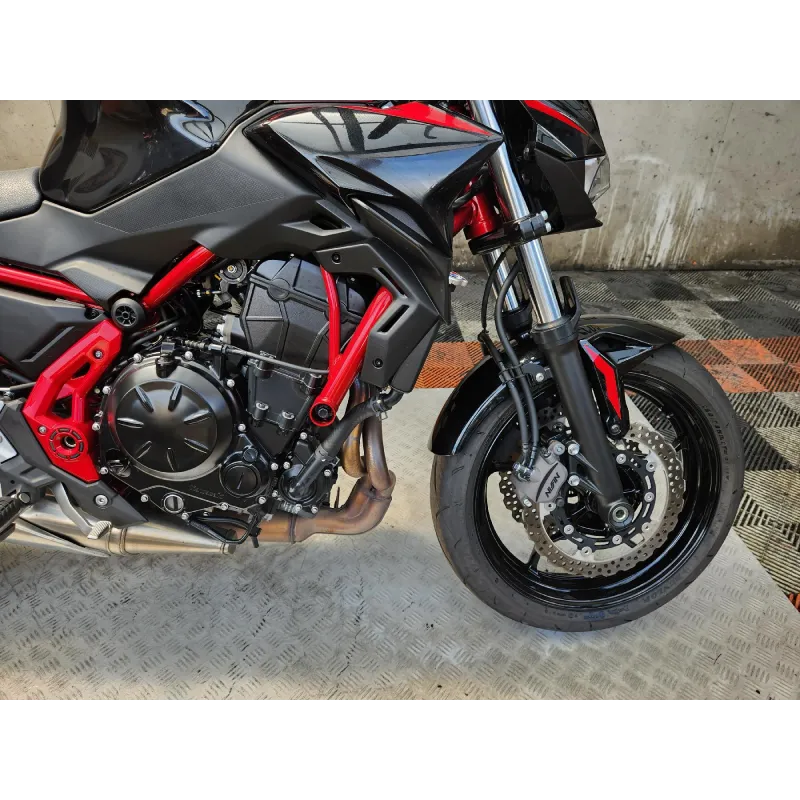 KAWASAKI Z 650 .