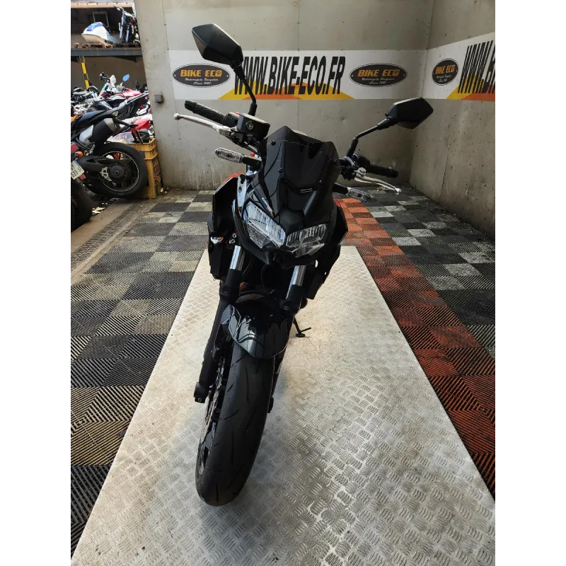 KAWASAKI Z 650 .