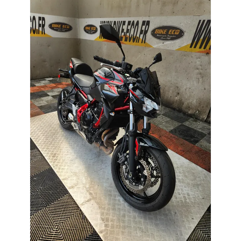 KAWASAKI Z 650 .