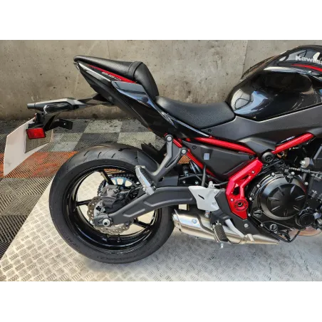 KAWASAKI Z 650 .