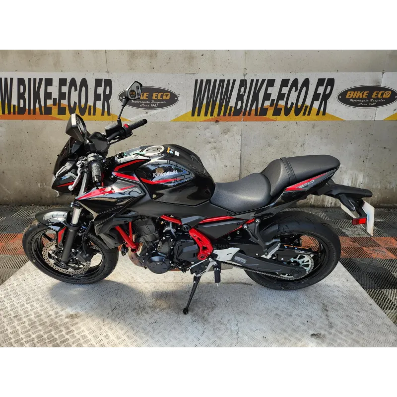 KAWASAKI Z 650 .