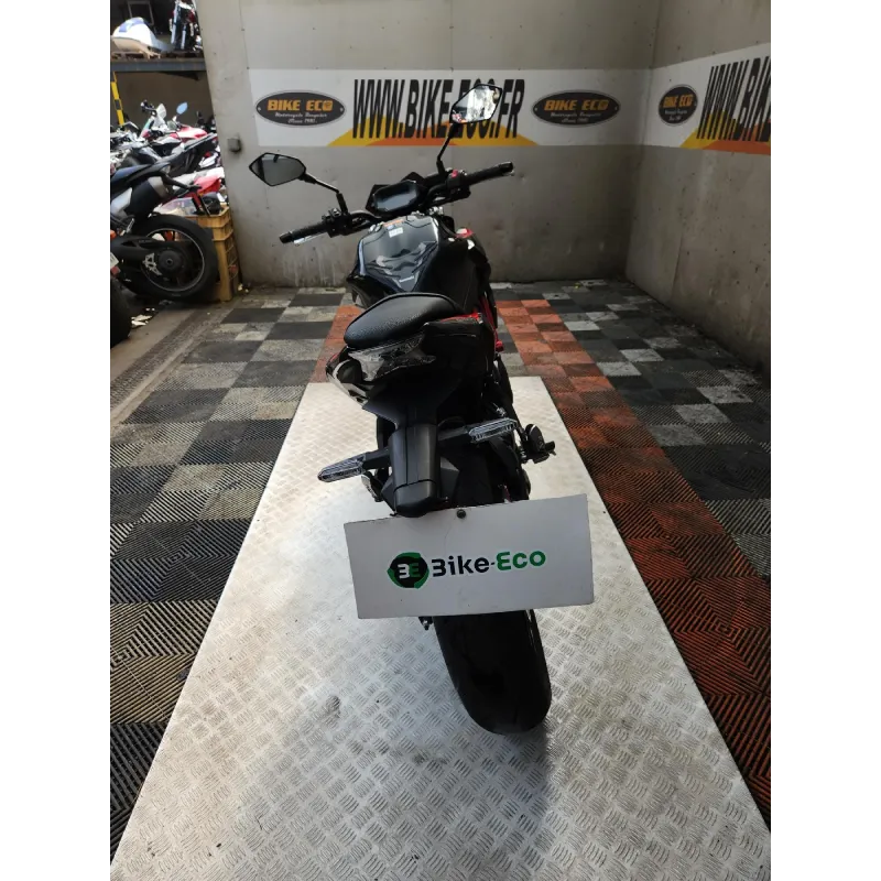 KAWASAKI Z 650 .