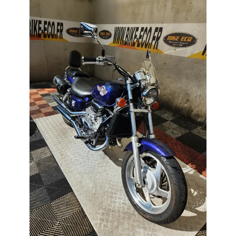 HONDA VFC 750