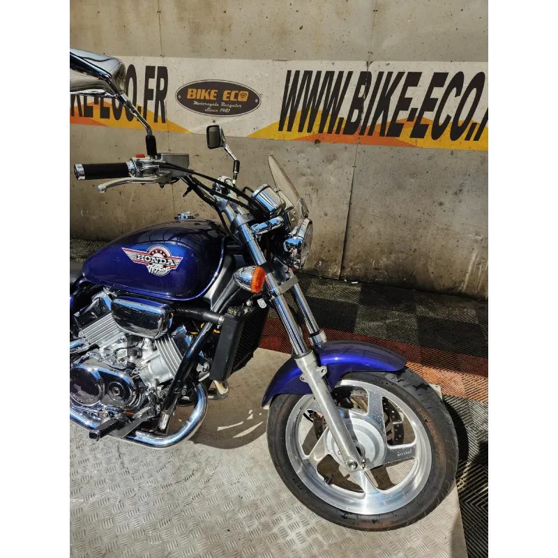 HONDA VFC 750