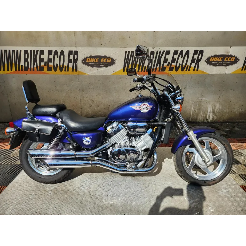 HONDA VFC 750