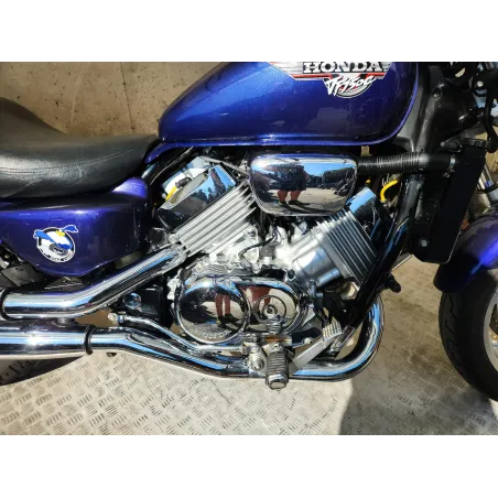 HONDA VFC 750