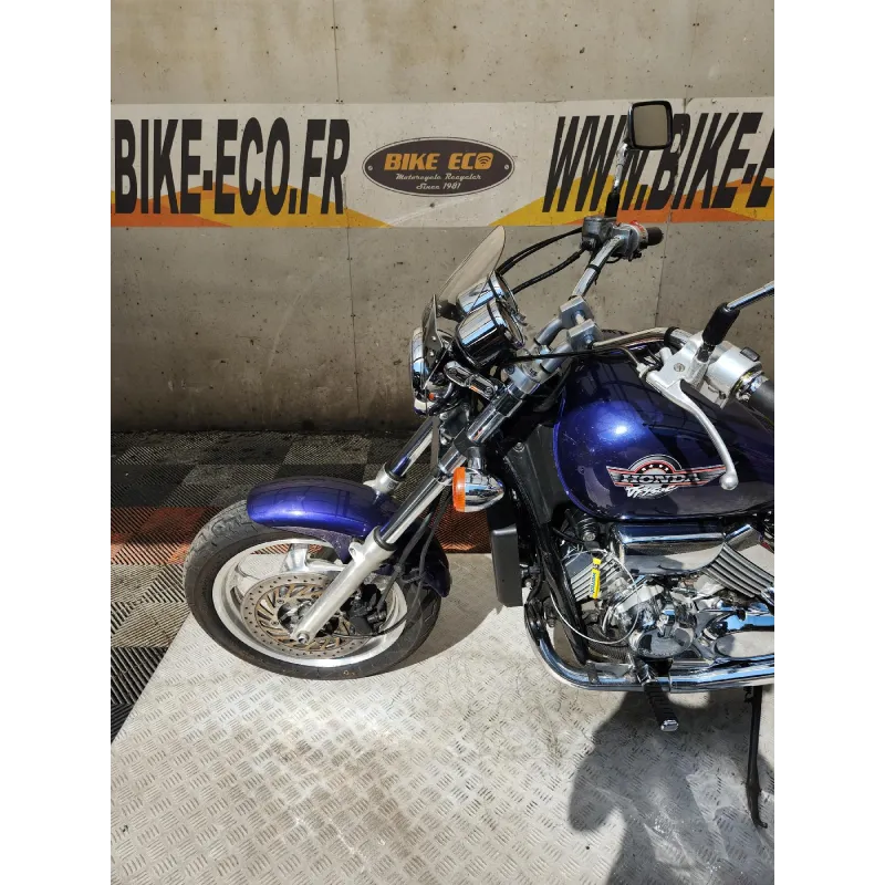 HONDA VFC 750