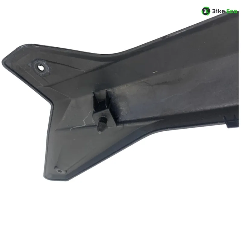 Cache carenage sous selle gauche YAMAHA XP 530 2012-2014 TMAX ABS
