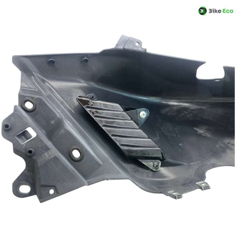 Cache carenage coque arriere droit YAMAHA XP 530 2012-2014 TMAX ABS