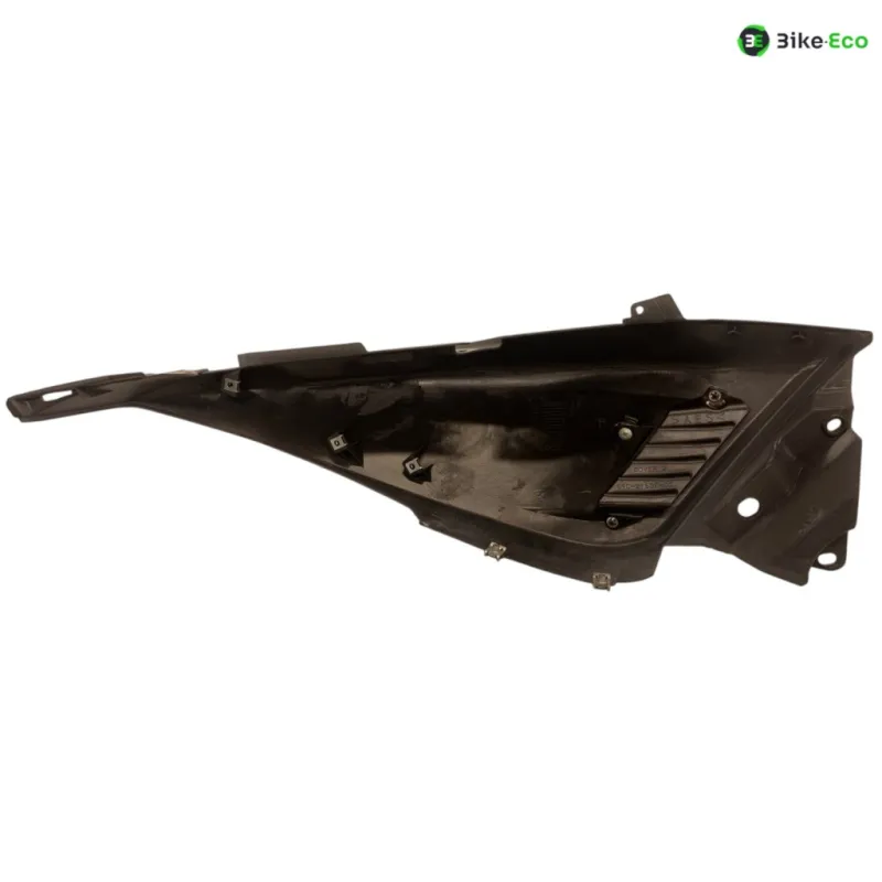Cache carenage coque arriere gauche YAMAHA XP 530 2012-2014 TMAX ABS