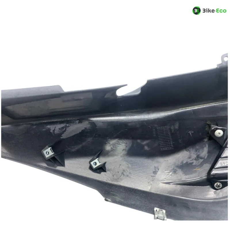 Cache carenage coque arriere gauche YAMAHA XP 530 2012-2014 TMAX ABS