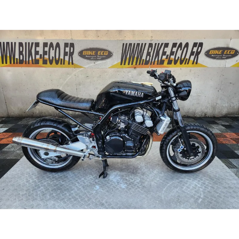 YAMAHA FZS 600 FAZER