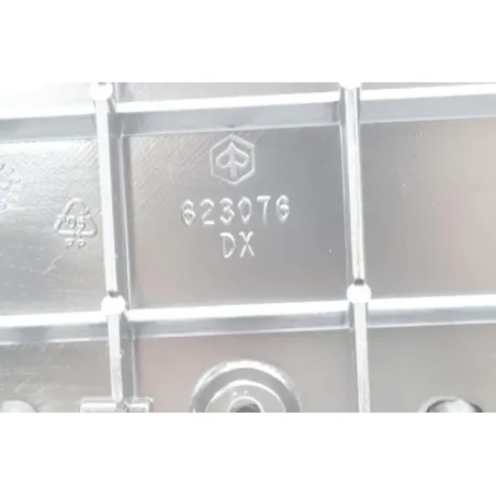 Plancher marche pied droit PIAGGIO MP3 125 2006 - 2008
