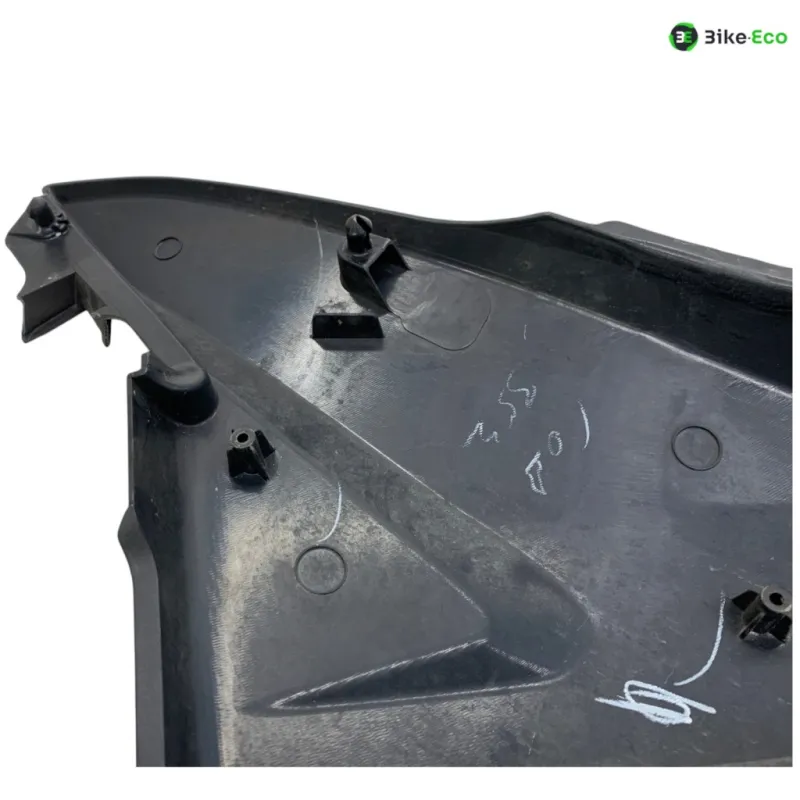 Cache carenage sous selle droit HONDA CBF 125 2013-2014