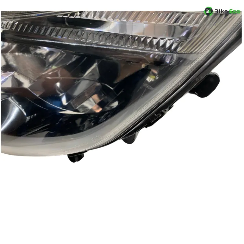 Optique (feux)(phare) YAMAHA GPD 125 2017-2019 NMAX