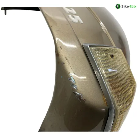 Cache carenage coque arriere gauche PIAGGIO VESPA 125 2011-2017 PX