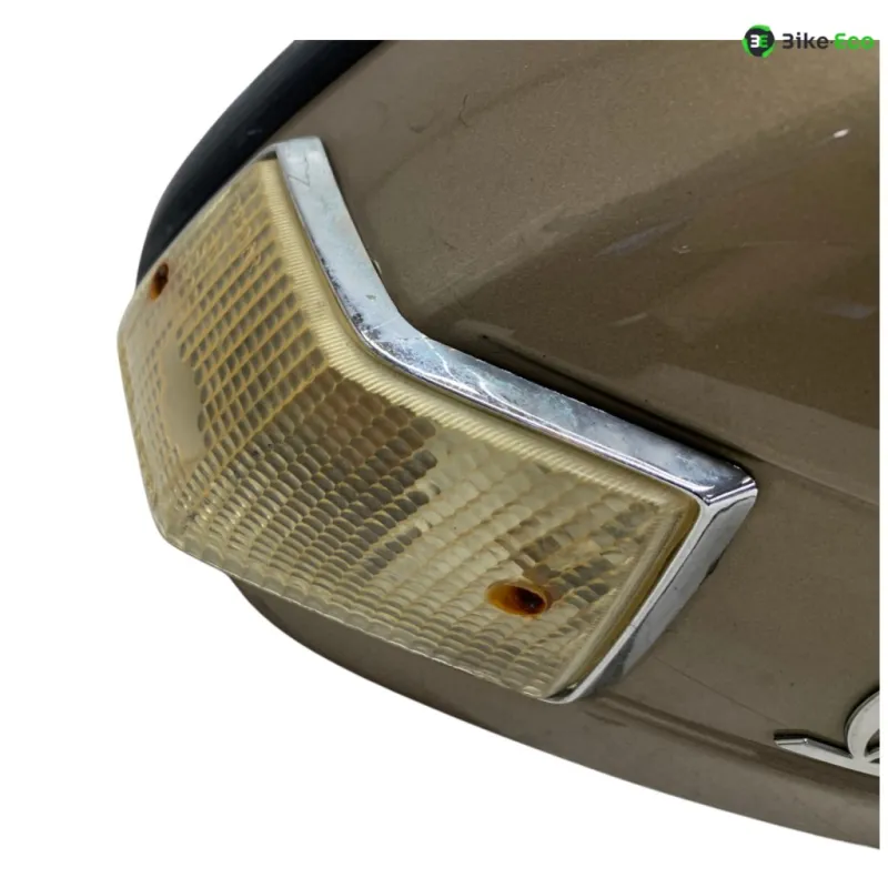 Cache carenage coque arriere droit PIAGGIO VESPA 125 2011-2017 PX