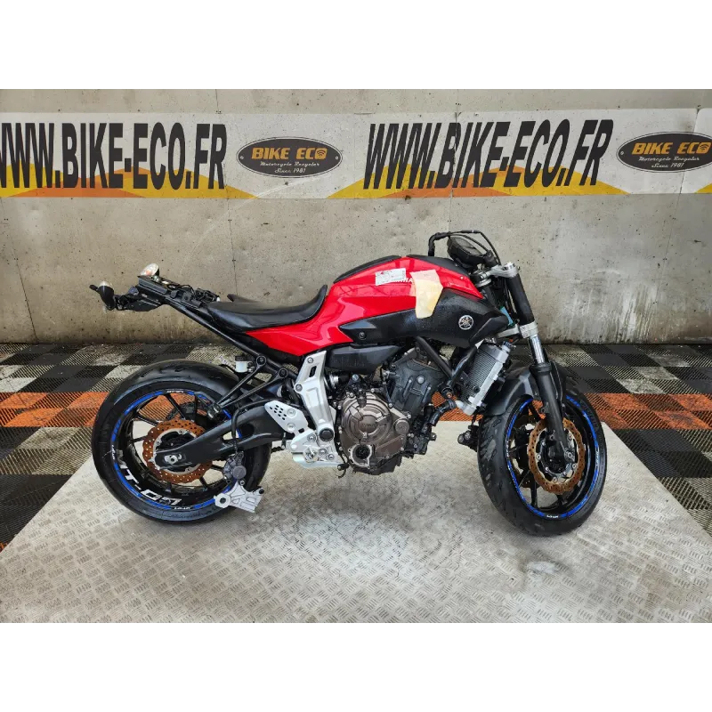 YAMAHA MT07 700