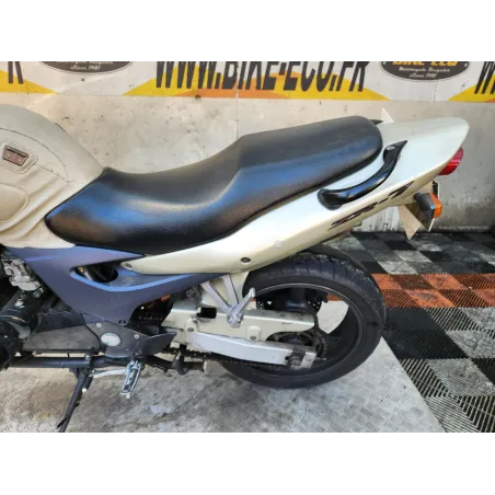 KAWASAKI 750 ZR7