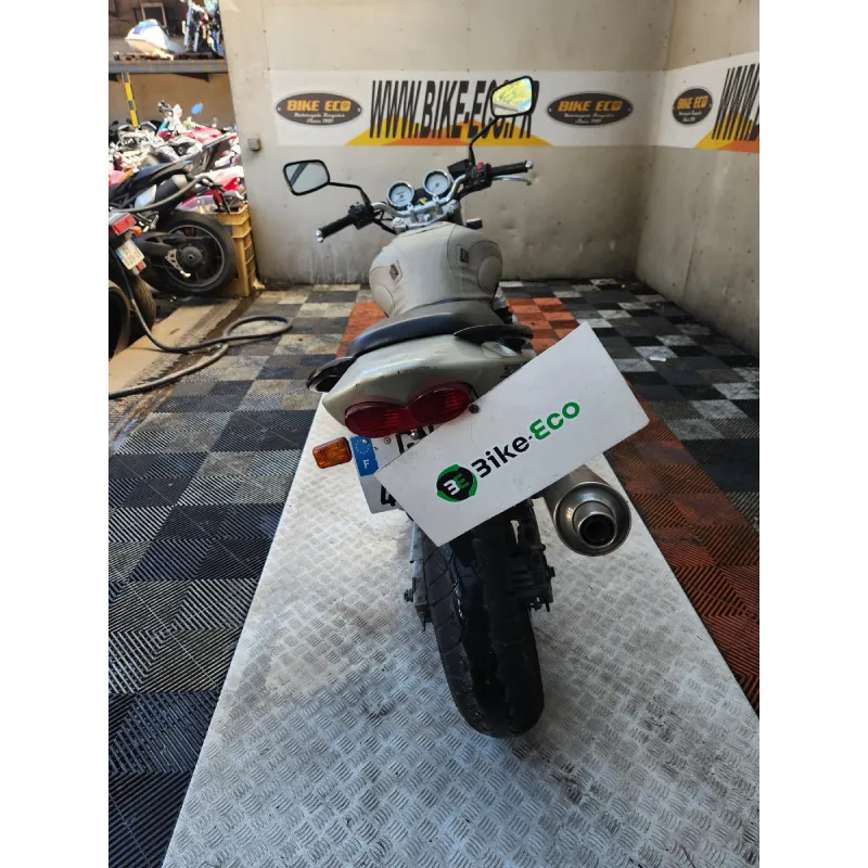 KAWASAKI 750 ZR7