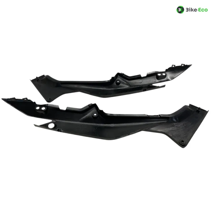 Cache carenage coque arriere HONDA CBR 125 R 2004-2006