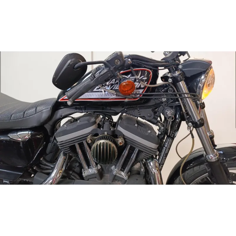 HARLEY DAVIDSON SPORTSTER 883