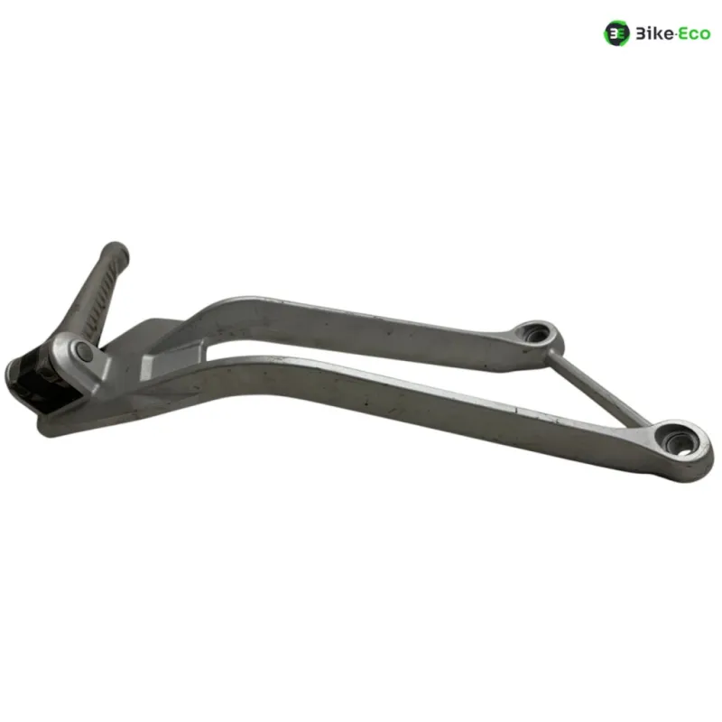 Platine et repose pieds arriere droit MV AGUSTA BRUTALE 990 R 2010-2011