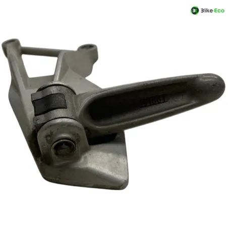 Platine et repose pieds arriere gauche MV AGUSTA BRUTALE 990 R 2010-2011