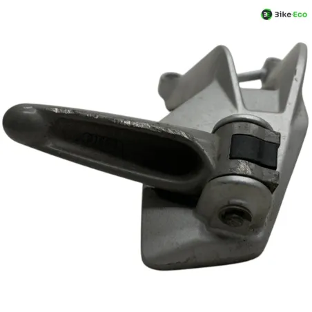 Platine et repose pieds arriere droit MV AGUSTA BRUTALE 990 R 2010-2011