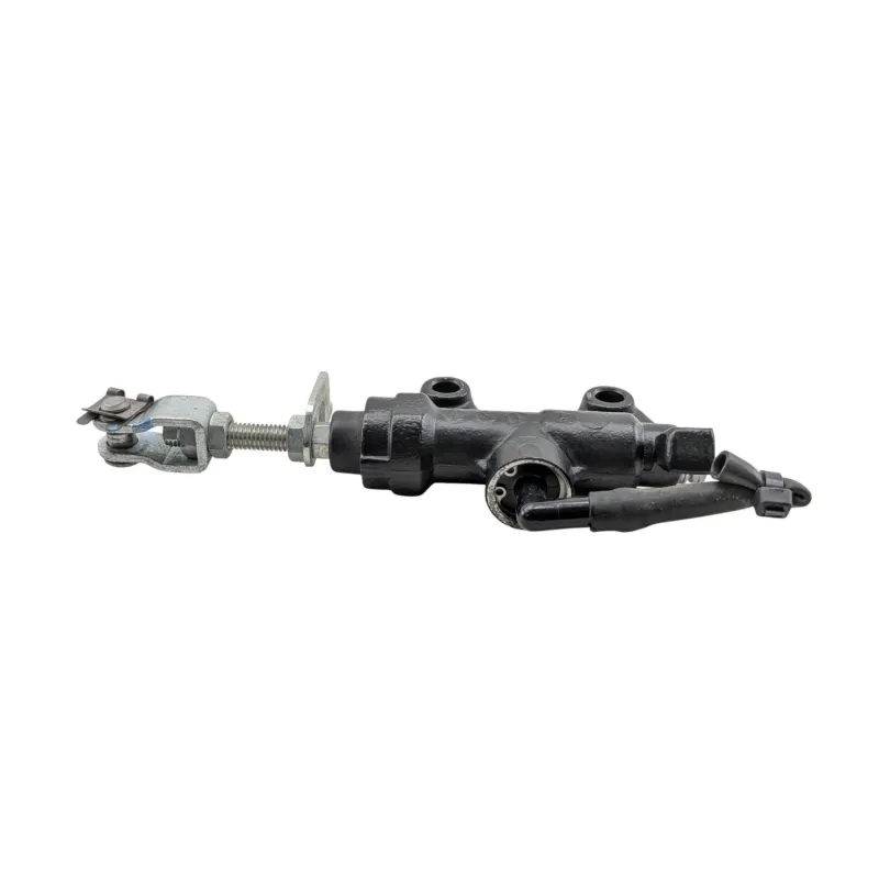 Maitre cylindre frein arriere TRIUMPH TRIDENT 660 2021 - 2025